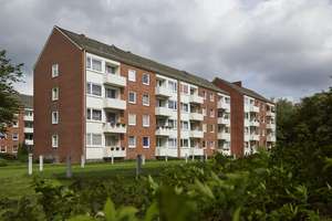 Anzumieten ab 01.04.2026 - freundliche Drei-Zimmer-Wohnung in der Upsalastraße!