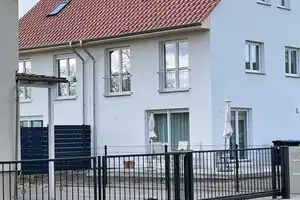 Doppelhaushälfte  in Berlin Mahlsdorf in Massivbauweise. – Landsberger Straße 210, 12623 Berlin – Vorschaubild 1