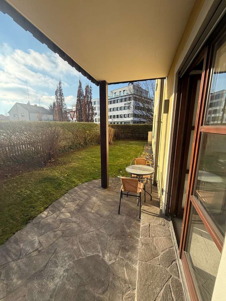Immobilie in Schrobenhausen - Schickes und frisch renoviertes 1-Zimmer-Apartment mit Terrasse und Garten - Bild 4