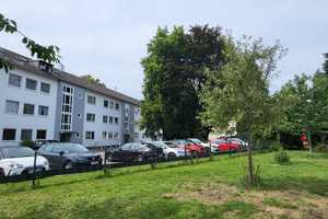 Wohnen im Park, 3 Zimmer, Einbauküche, 70qm, mit Balkon – Lützenkirchener Straße 281b, 51381 Leverkusen – Vorschaubild 1