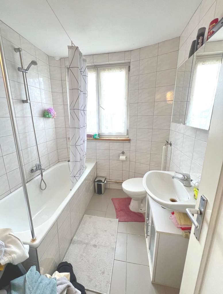 Immobilie in Weil am Rhein - Drei Wohnungen auf einem Stockwerk in attraktivem Mehrfamilienhaus – Ideal für Investoren - Bild 1