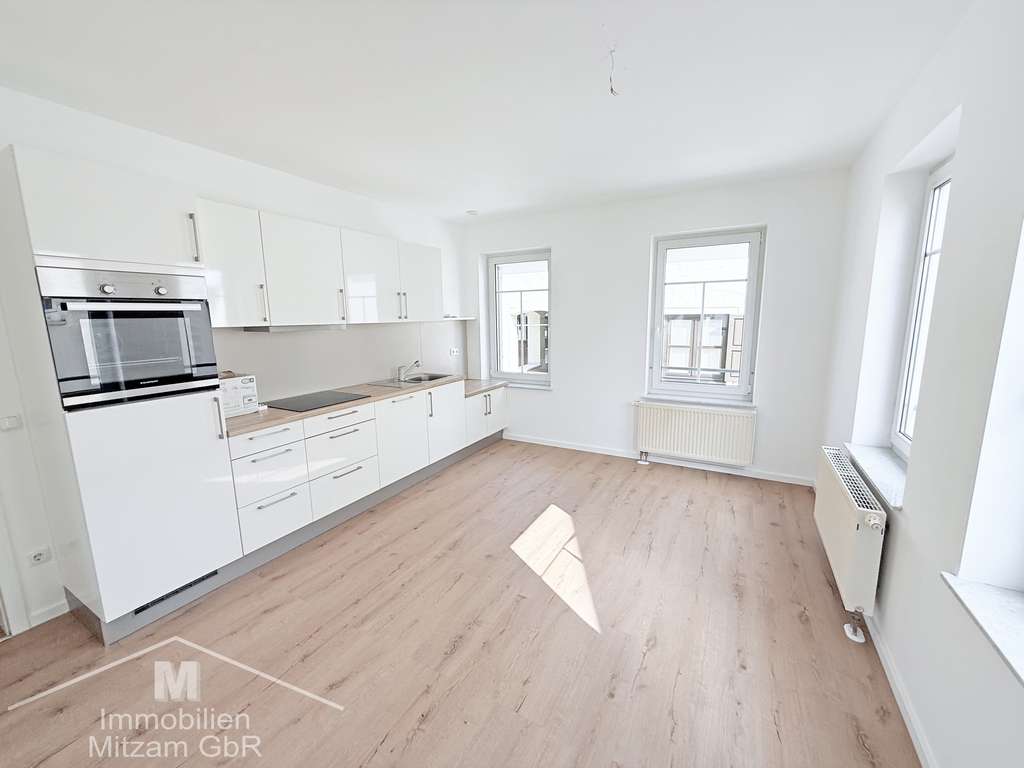 Immobilie in Beilngries - Modernisierte 3,5-Zimmer-OG-Whg. mit EBK, Aufzug u. TG-Stellplatz in sonniger u. zentraler Lage - Bild 2