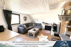 Gepflegte Dachgeschosswohnung mit Balkon in ruhiger Lage