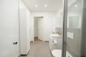 Smart Living in Düsseldorf-Heerdt – 2-Zimmer mit EBK & Balkon im Neubauquartier, teilmöbliert – Düsseldorf – Vorschaubild 9