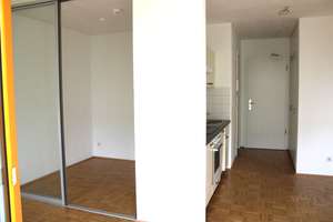 Wilhelminenhofstr., Bezugsfreies, modernes Wohlfühl-Apartment Bj. 2011
Schlafnische+Balkon! – Die vollständige Adresse der Immobilie erhältst du vom Anbieter., 12459 Oberschöneweide, Berlin – Vorschaubild 4
