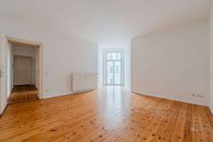Rückzugsort im Szenekiez – helle 2-Zimmer-Wohnung mit Altbaucharakter – Schreinerstraße 24, 10247 Friedrichshain, Berlin – Vorschaubild 1