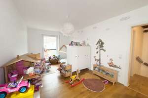 Familienidyll mit Garten & Balkon – moderne Doppelhaushälfte in Derching – Die vollständige Adresse der Immobilie erhältst du vom Anbieter., 86316 Friedberg – Vorschaubild 10