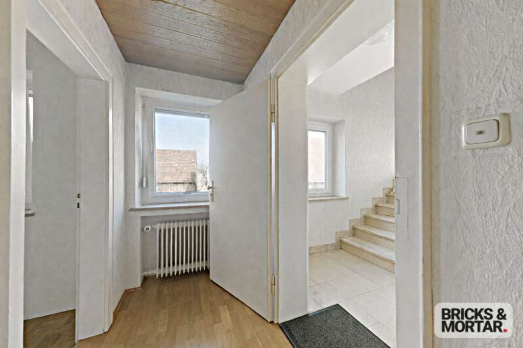 Immobilie in Meitingen - Wohnen mit Substanz – und mit echtem Mehrwert im Grundstück - Bild 2