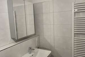 Frisch renoviertes Reihenendhaus mit Sonnenterrasse, Garten & Balkon in ruhiger Lage – Die vollständige Adresse der Immobilie erhältst du vom Anbieter., 53125 Bonn-Zentrum, Bonn – Vorschaubild 13