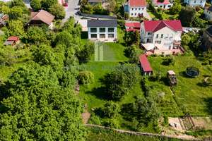 Exklusives Einfamilienhaus mit großzügigem Garten & Premium-Ausstattung (EEK A+) in TOPLAGE! – Die vollständige Adresse der Immobilie erhältst du vom Anbieter., 1445 Radebeul – Vorschaubild 1