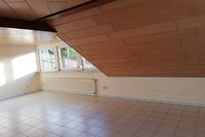Freundliche 3-Zimmer-Wohnung mit Balkon und EBK in Hülben nähe Bad Urach – Die vollständige Adresse der Immobilie erhältst du vom Anbieter., 72584 Hülben – Vorschaubild 3