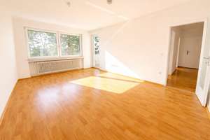 Schön renovierte 4-Zi-Whg mit Balkon im begehrten Aukammgebiet von Wi – parkähnliches Grundstück – Von-Bergmann-Straße 4, 65191 Bierstadt, Wiesbaden – Vorschaubild 2