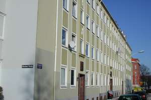 Hier findet jeder seinen Platz: praktische 2-Zimmer-Wohnung – Asmusstr. 5, 24143 Gaarden-Süd und Kronsburg, Kiel – Vorschaubild 1