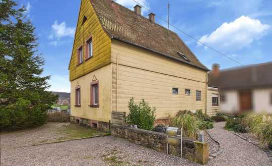 Sanierungsprojekt mit großem Grundstück – Einfamilienhaus für Handwerker in Albersweiler