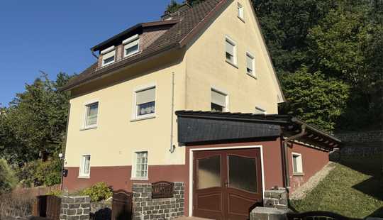 Bild von Charmantes 1-2-Familienhaus in Neu-Anspach mit Garten und Garage zu verkaufen