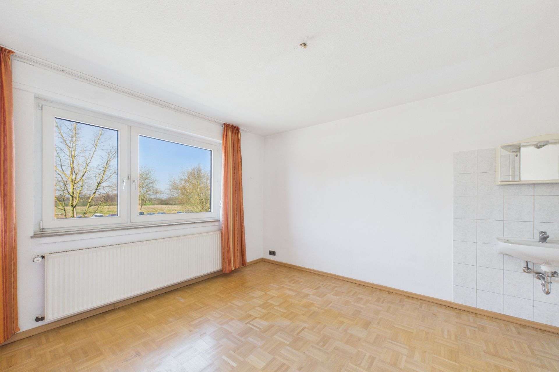 Immobilie in Oelde - Sanierungsobjekt mit zwei Wohneinheiten und zusätzlicher Fläche – großes Entwicklungspotenzial - Bild 10