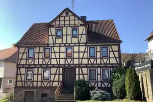 Geräumiges Fachwerkhaus im Herzen von Herbstein – Vogelsbergkreis – Vorschaubild 1