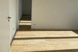 3.3 - Dachgeschoss-Wohnung mit EBK und 40 qm Terrasse in Rudow – Stubenrauchstraße 103, 12357 Rudow, Berlin – Vorschaubild 9