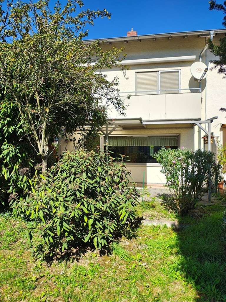 Immobilie in Zwingenberg - Gepflegtes Reihenendhaus mit Balkon und Terrasse in ruhiger Lage in Zwingenberg - Bild 1