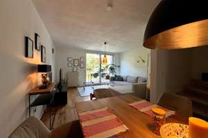 „Wohntraum Rheinhessen“
Stilvoll modernisiertes Reihenmittelhaus
in ruhiger Lage von Nackenheim – Die vollständige Adresse der Immobilie erhältst du vom Anbieter., 55299 Nackenheim – Vorschaubild 7