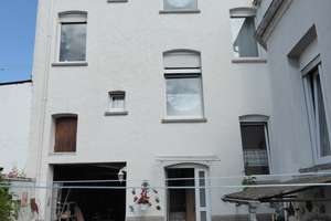 Sehr geräumiges Wohnhaus mit Hofgrundstück im Schiersteiner Ortskern – Die vollständige Adresse der Immobilie erhältst du vom Anbieter., 65201 Schierstein, Wiesbaden – Vorschaubild 2