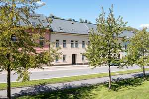 Eibenstock: Reihenhaus mit Charme, Garten und 700 m² Grundstück – teilsaniert – Erzgebirgskreis – Vorschaubild 2