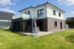 Exklusives Einfamilienhaus mit 5 Zimmern, moderner Küche, Solar, Kamin u.v.m. – Gifhorn (Kreis) – Vorschaubild 1