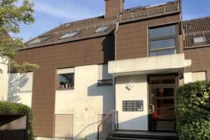 N`hausen (ruhig, Nähe Ortsmitte): Freie 3,5-Zi.-ETW (EG) mit großem Balkon und KFZ-Stellplatz!