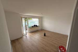 +++ Top 2 Zimmerwohnung mit großem Balkon, Tageslichtbad, komplett Renoviert +++