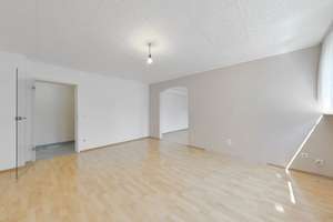 Lichtdurchflutete 4-Zimmer-Wohnung in begehrter Lage.  – Die vollständige Adresse der Immobilie erhältst du vom Anbieter., 45289 Burgaltendorf, Essen – Vorschaubild 2