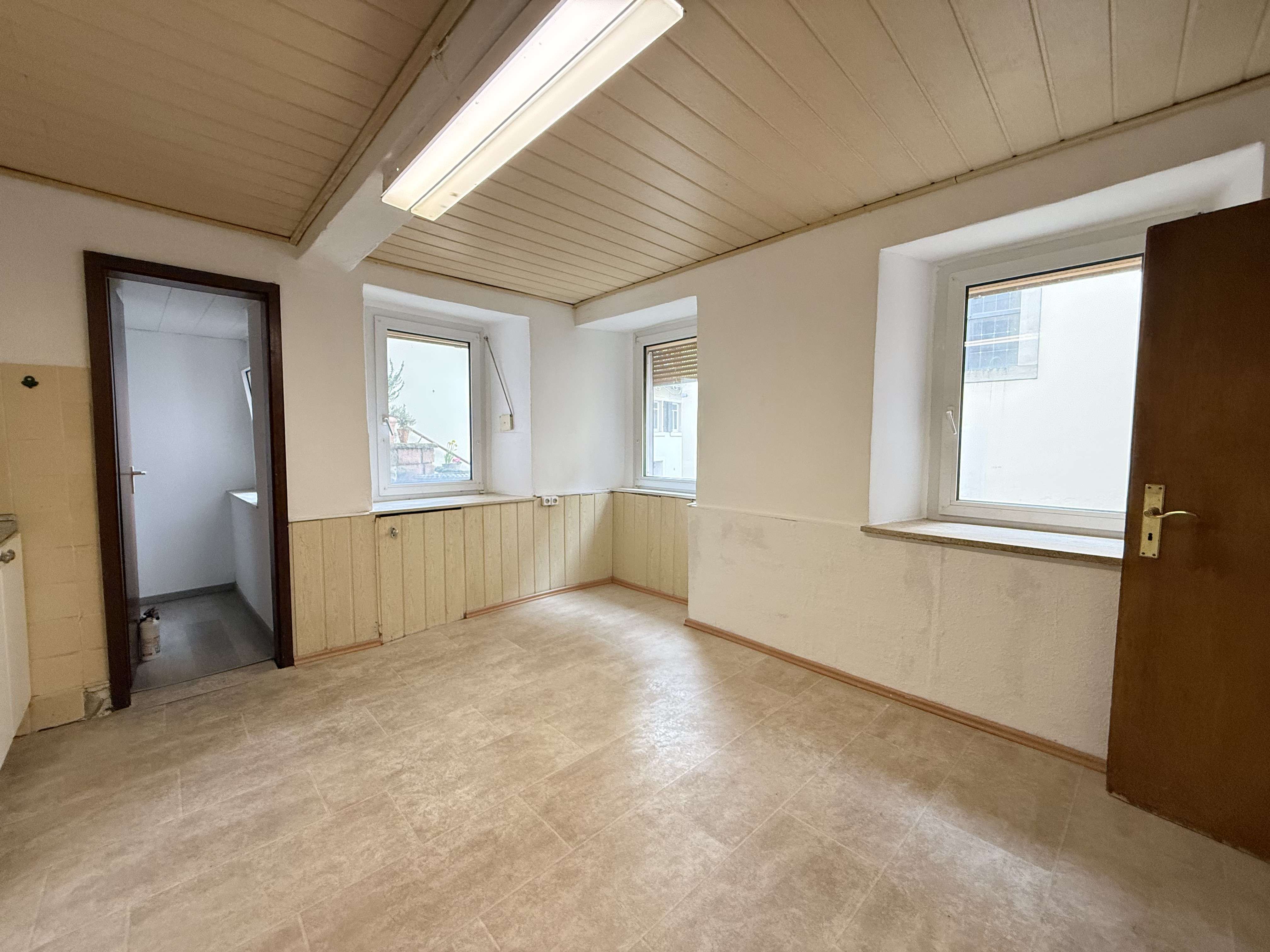 Altbau mit Renovierungsbedarf in zentraler Lage von Wolfstein, Kusel Kreis – Bild 4