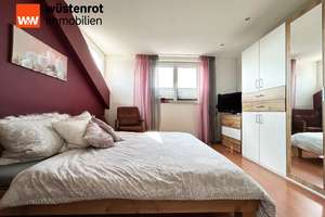 Besser geht`s nicht. Schickes Haus.
8 Zimmer auf 201 m². TOP-Technik.
Mit Garage plus 4 Carports. – Die vollständige Adresse der Immobilie erhältst du vom Anbieter., 88605 Meßkirch – Vorschaubild 9