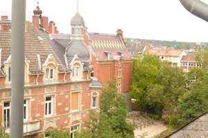 DEM HIMMEL SO NAH / Schöne Dachgeschosswohnung mit Einbauküche in Jugendstil-Stadtvilla – Blücherstraße 34, 65195 Westend / Bleichstraße, Wiesbaden – Vorschaubild 15