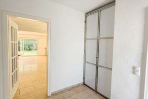 +++ FAMILIEN-IDYLLE +++ Vielseitig nutzbares Haus mit 6-Zi., Terrasse & Garten – Die vollständige Adresse der Immobilie erhältst du vom Anbieter., 63150 Heusenstamm – Vorschaubild 9