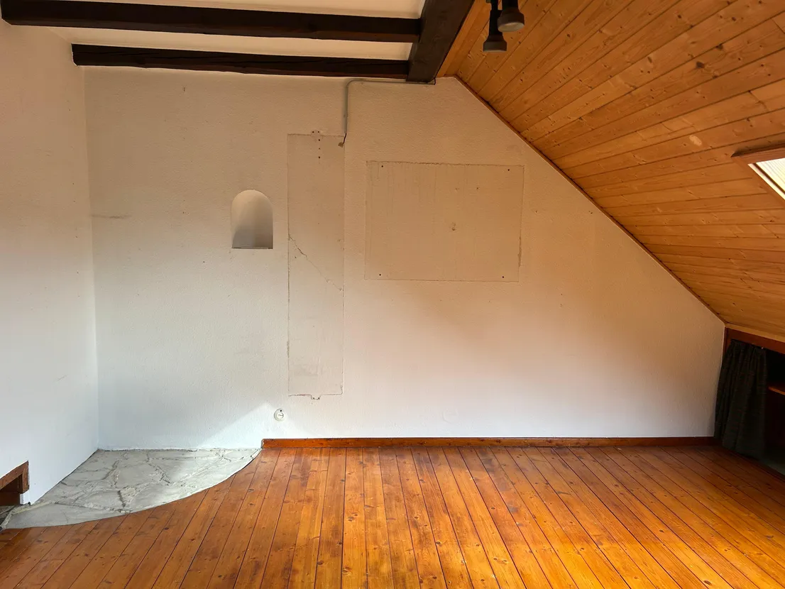 Gemütliches Reihenendhaus mit XL-Dachterrasse, Terrasse, Garten und zwei Garagen – 2.Kinderzimmer