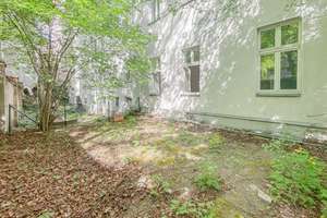 EINMALIGE GELEGENHEIT! GROßZÜGIGE & INTERESSANTE ALTBAUWOHNUNG MIT CA. 48 m² GARTEN! PROVISIONSFREI! – Lübecker Straße 29, 10559 Moabit, Berlin – Vorschaubild 2