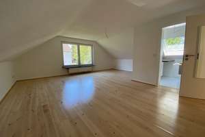 FRISCHE BRISE zum Einziehen: Schöne 2-Zimmer-Dachgeschosswohnung "nur für Einzelperson geeignet" ! – Aarstr. 52a, 65195 Nordost, Wiesbaden – Vorschaubild 7