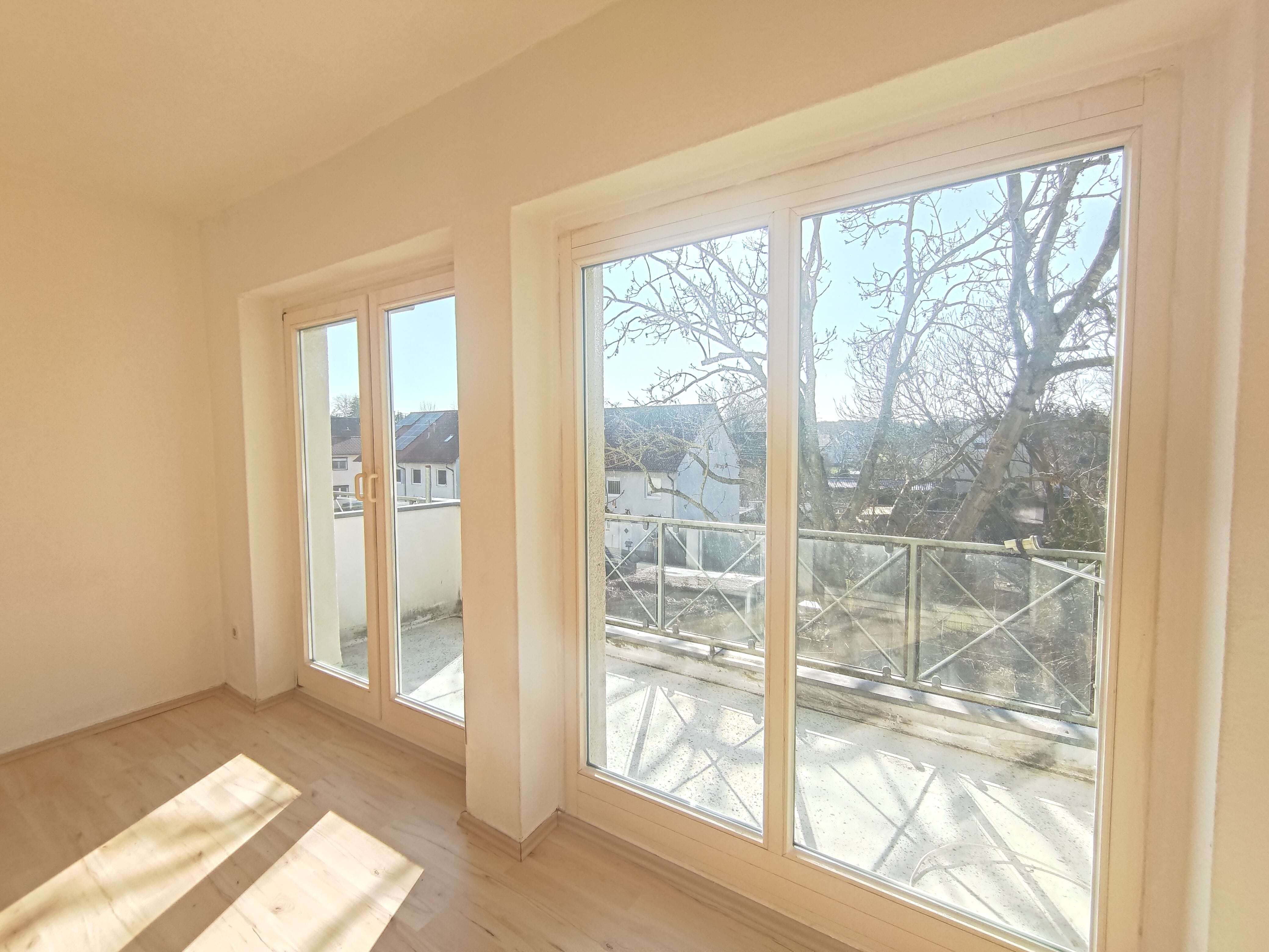 Immobilie in Goethestadt Bad Lauchstädt - Schöne 2 Zi. Wohnung mit großem Südwest-Balkon in idyllischer Lage - Bild 4