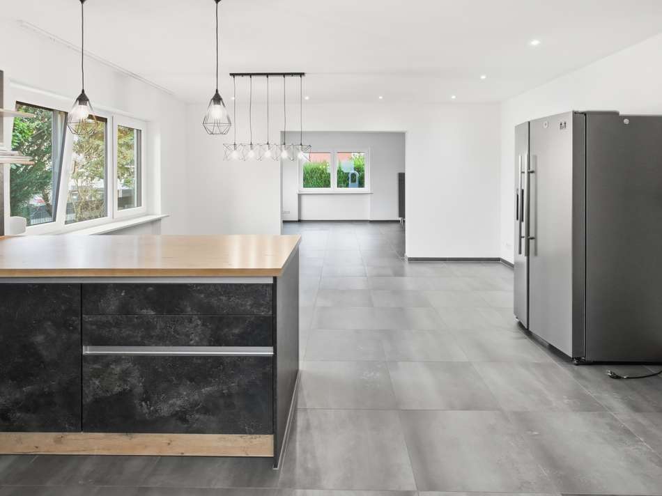 Offener Küchen- und Essbereich