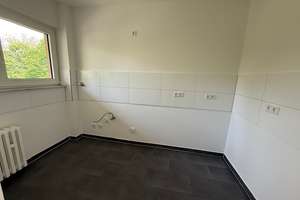 Zeit zum Entspannen! Moderne 2-Zi.-Wohnung! Traumhafter Ausblick! Balkon in abs. ruhiger Süd-Lage! – Schwarzenberger Straße 29, 47226 Rheinhausen-Mitte, Duisburg – Vorschaubild 4