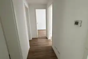 Exklusive, vollständig renovierte 3-Zimmer-Wohnung mit Balkon in Augsburg – Bauernfeindstraße 28, 86159 Augsburg – Vorschaubild 12