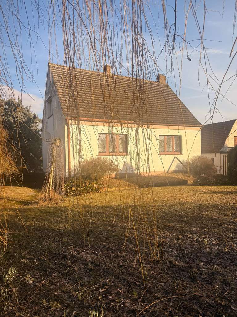 Immobilie in Lutherstadt Eisleben - Viel Platz für Ihre Ideen – Wohnen mit großem Grundstück in ruhiger Lage von Wolferode - Bild 0