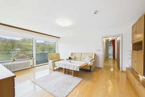 Investoren aufgepasst: Vermietete 3-Zimmer-Wohnung mit Balkon & Perspektive