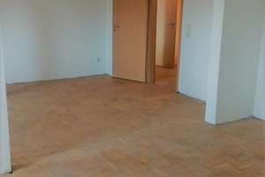 schöne 2-Zimmer-DG-Wohnung mit Wohnküche und Wannenbad - ab sofort zu vermieten! – Am Bocklerbaum 21, 45307 Kray, Essen – Vorschaubild 2