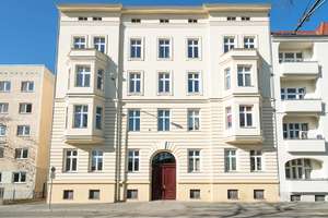 Praktische 2-Zimmer-Altbauwohnung nähe Charlottenhof - vermietet! Jetzt provisionsfrei erwerben