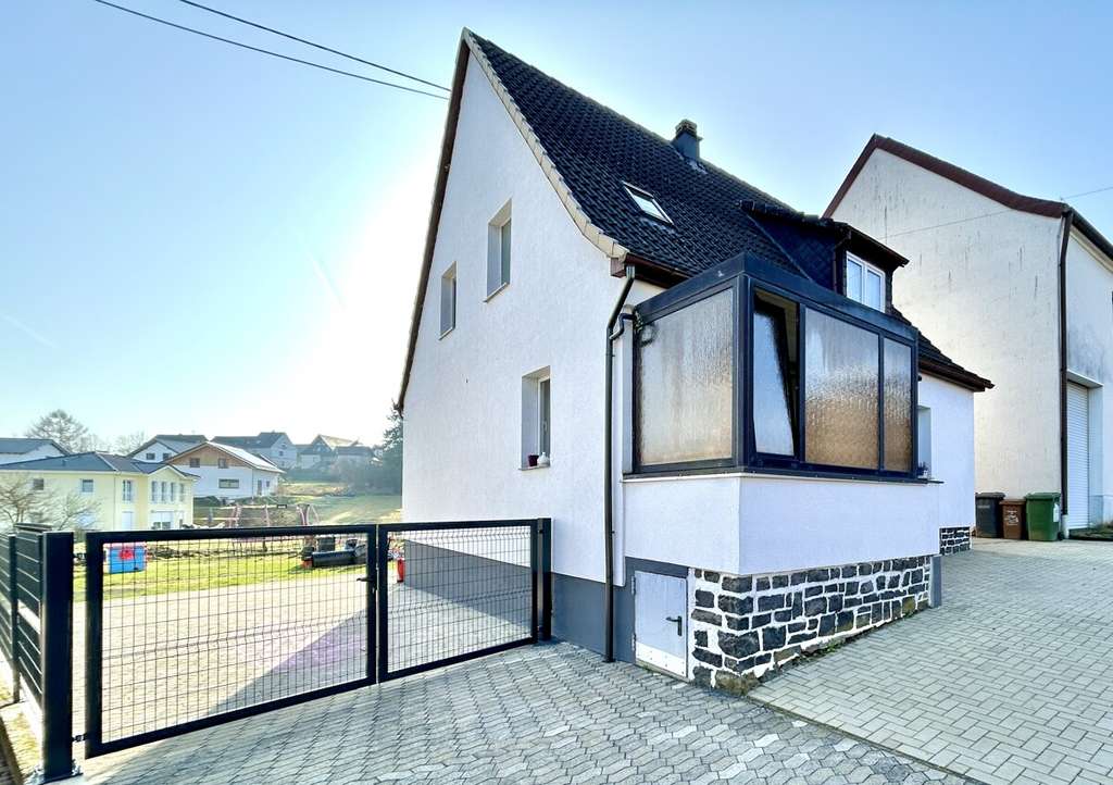 Immobilie in Borod - **Modernisiertes Einfamilienhaus in attraktiver und familienfreundlicher Lage von Borod** - Bild 2