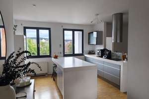 Großzügige und hochwertige 3-Zimmer-Wohnung mit Sauna in ruhiger Lage in Stuttgart-Feuerbach – Klagenfurter Straße 1-3, 70469 Feuerbacher Tal, Stuttgart – Vorschaubild 1