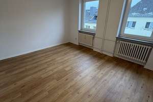 Schöne 2 Zimmer Wohnung, brauch Liebe im Herzen von Kiel. – Eckernförder Straße 11, 24116 Exerzierplatz, Kiel – Vorschaubild 1