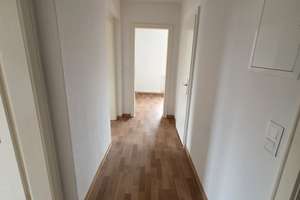 Gut geschnittene 3-Raum Erdgeschosswohnung mit Balkon