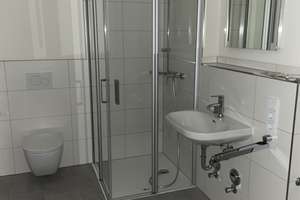 Leben am Wasser in extravaganter Lage - Großzügige 2-Zimmer-Wohnung – Julienne-Trouet-Platz 7, 30453 Limmer, Hannover – Vorschaubild 4